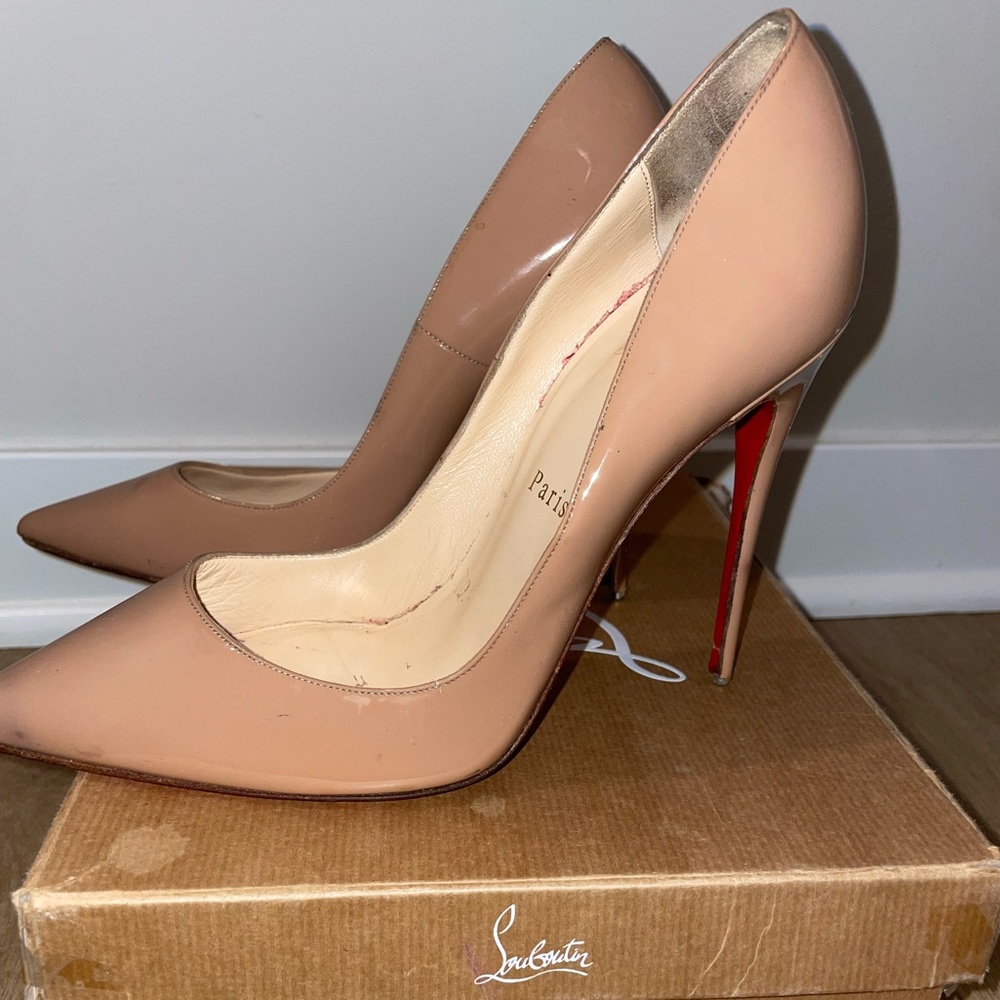Christian Louboutin So Kate nude size 3.8